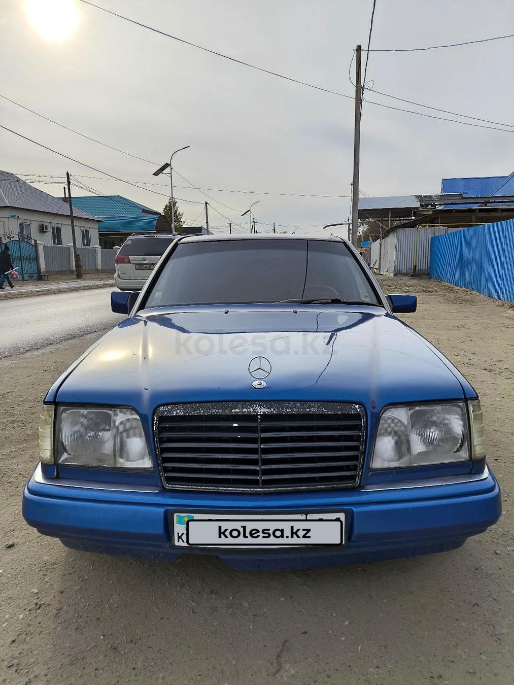 Mercedes-Benz E 220 1995 г.