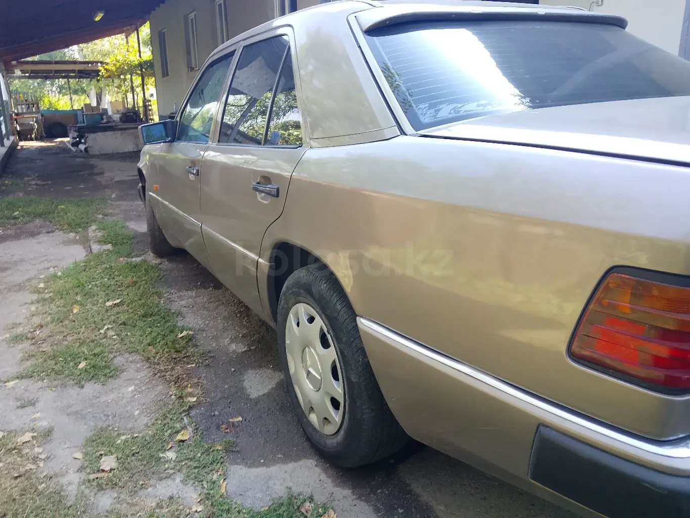 Mercedes-Benz E-Class, 1991