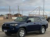 Toyota 4Runner 2015 года за 13 500 000 тг. в Жанаозен