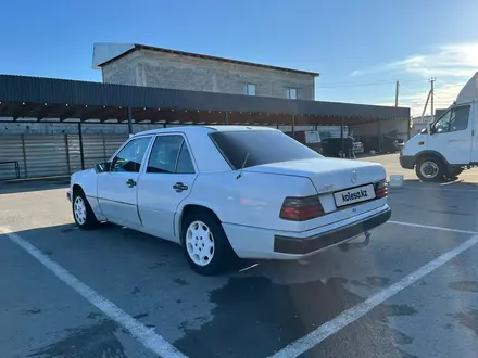 Mercedes-Benz E 230 1991 года за 1 300 000 тг. в Талдыкорган – фото 5