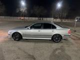 BMW 525 1999 года за 1 500 000 тг. в Караганда – фото 2