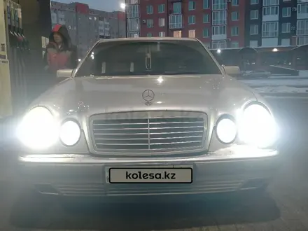 Mercedes-Benz E 200 1998 года за 2 400 000 тг. в Павлодар