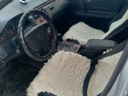 Mercedes-Benz E 200 1998 года за 2 400 000 тг. в Павлодар – фото 3
