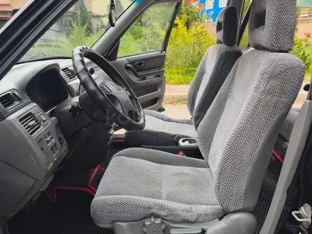 Honda CR-V 1997 года за 3 200 000 тг. в Алматы – фото 13