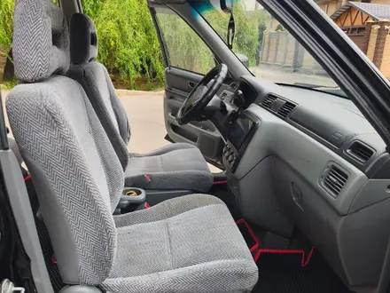 Honda CR-V 1997 года за 3 200 000 тг. в Алматы – фото 29