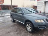 Volkswagen Touareg 2004 года за 2 500 000 тг. в Астана – фото 3