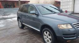 Volkswagen Touareg 2004 года за 2 500 000 тг. в Астана – фото 3