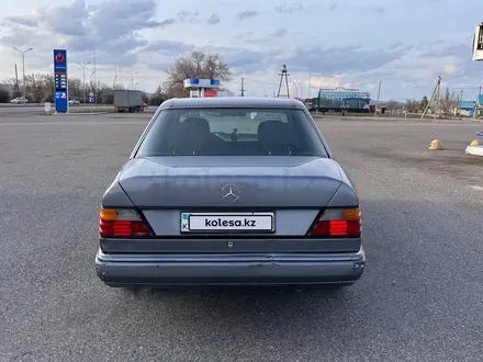 Mercedes-Benz E 200 1991 года за 1 500 000 тг. в Талдыкорган – фото 7