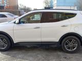 Hyundai Santa Fe 2016 годаүшін9 990 000 тг. в Актобе – фото 4