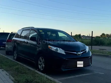 Toyota Sienna 2020 года за 16 000 000 тг. в Астана