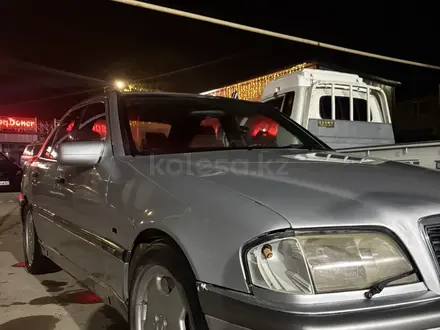 Mercedes-Benz C 240 1998 года за 1 400 000 тг. в Алматы – фото 4