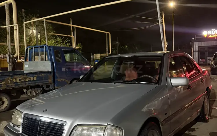 Mercedes-Benz C 240 1998 года за 1 400 000 тг. в Алматы