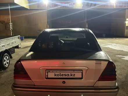 Mercedes-Benz C 240 1998 года за 1 400 000 тг. в Алматы – фото 6