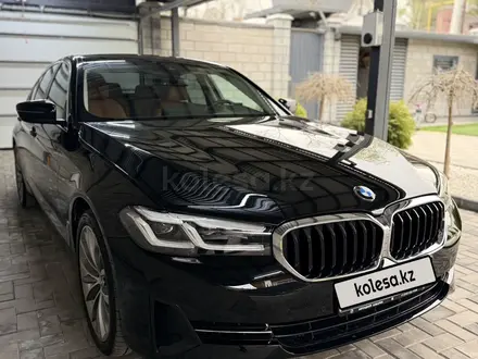 BMW 520 2023 года за 22 500 000 тг. в Алматы – фото 8