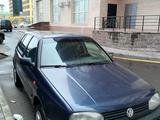 Volkswagen Golf 1993 года за 800 000 тг. в Астана