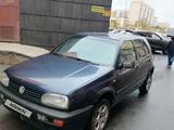 Volkswagen Golf 1993 года за 800 000 тг. в Астана – фото 2