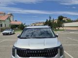 Kia Carnival 2023 года за 28 000 000 тг. в Актау