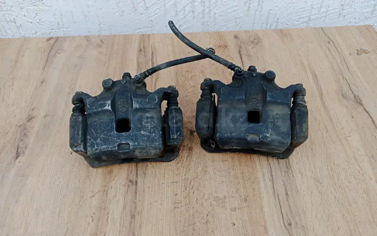 Суппорт передний nissan cefiro a33 за 8 000 тг. в Алматы