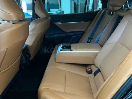 Toyota Camry Luxe 2026 года за 23 190 000 тг. в Алматы – фото 13