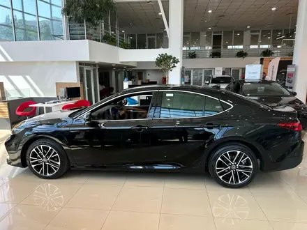 Toyota Camry Luxe 2026 года за 23 190 000 тг. в Алматы – фото 12