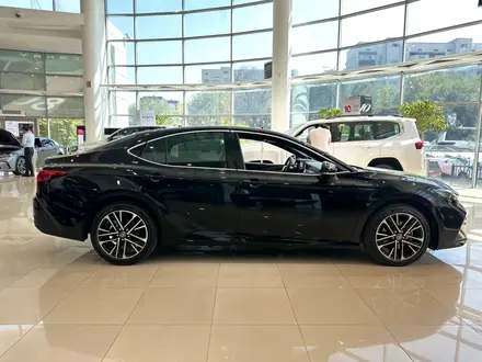 Toyota Camry Luxe 2026 года за 23 190 000 тг. в Алматы – фото 5