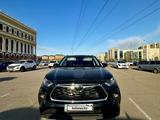 Toyota Highlander 2023 года за 21 450 000 тг. в Астана – фото 2