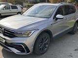 Volkswagen Tiguan 2022 года за 15 800 000 тг. в Алматы