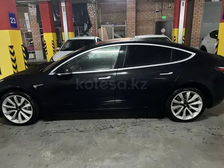 Tesla Model 3 2018 года за 20 500 000 тг. в Астана – фото 2
