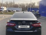 Toyota Camry 2021 годаfor11 500 000 тг. в Шымкент – фото 3