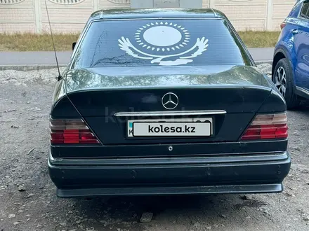 Mercedes-Benz E 300 1994 года за 1 550 000 тг. в Караганда – фото 3