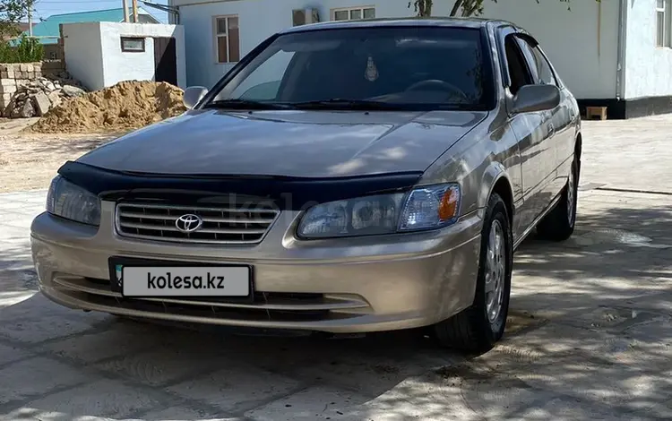 Toyota Camry 2000 года за 3 050 000 тг. в Жанаозен