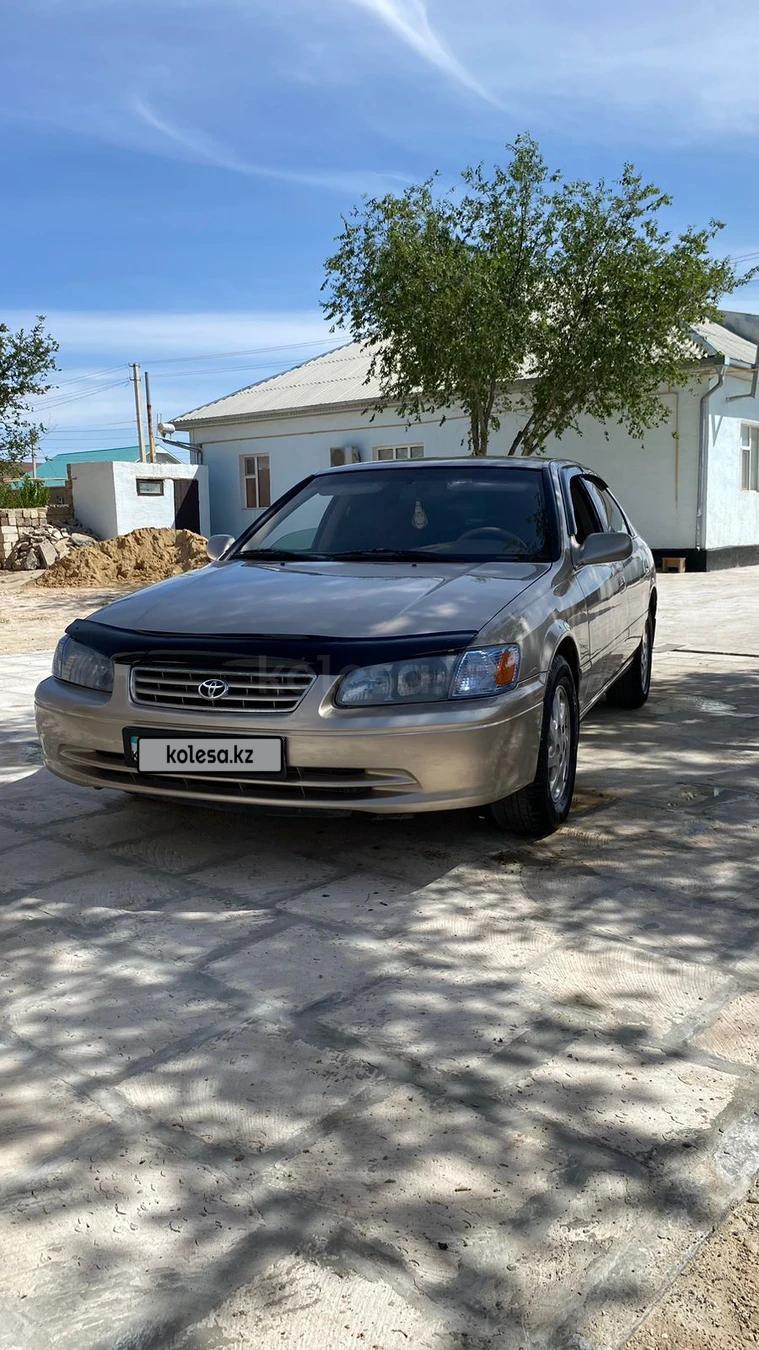 Toyota Camry 2000 г.