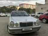 Mercedes-Benz E 230 1997 года за 3 500 000 тг. в Караганда