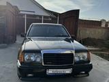 Mercedes-Benz E 220 1997 годаүшін1 300 000 тг. в Тараз
