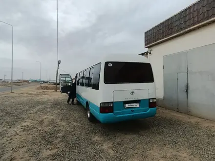 Toyota  Coaster 2005 года за 8 000 000 тг. в Атырау – фото 4