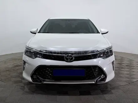 Toyota Camry 2018 года за 12 350 000 тг. в Астана – фото 2