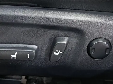 Toyota Camry 2018 года за 12 350 000 тг. в Астана – фото 15