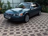 Toyota Camry 2000 года за 3 900 000 тг. в Тараз – фото 2