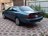 Toyota Camry 2000 года за 3 900 000 тг. в Тараз – фото 3