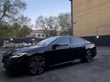 Toyota Camry 2024 года за 16 900 000 тг. в Уральск