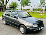 Volkswagen Golf 1993 годаүшін1 200 000 тг. в Алматы
