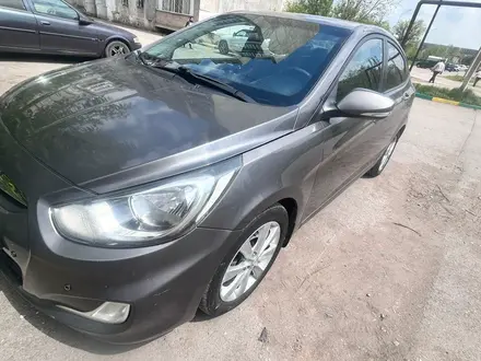 Hyundai Solaris 2011 года за 4 100 000 тг. в Караганда – фото 3