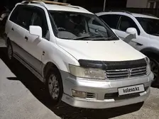 Mitsubishi Chariot, 1999