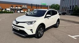 Toyota RAV4 2016 годаүшін10 300 000 тг. в Алматы