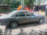 Mercedes-Benz E 220 1994 годаfor1 500 000 тг. в Шымкент