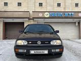 Volkswagen Golf 1994 года за 2 700 000 тг. в Астана