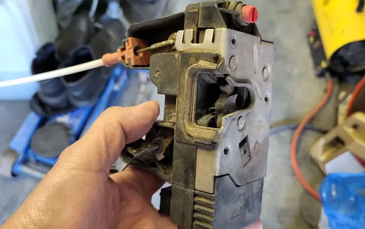 Замок дверной за 7 000 тг. в Шахтинск