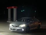 Toyota Camry 2014 года за 8 000 000 тг. в Актобе – фото 2