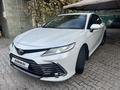 Toyota Camry 2021 года за 17 700 000 тг. в Алматы – фото 3