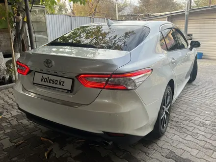 Toyota Camry 2021 года за 17 700 000 тг. в Алматы – фото 6